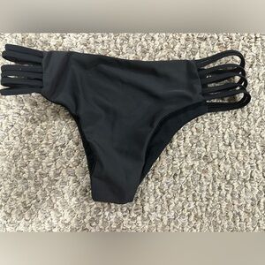 Bikini bottoms never worn